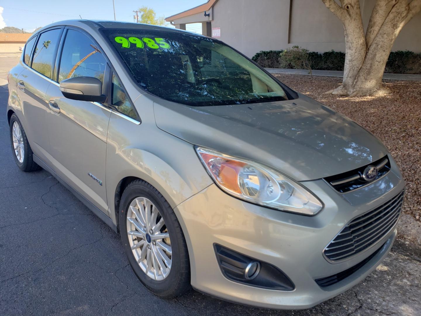 2015 /gray and black Ford C-Max Hybrid sel (1FADP5BU3FL) with an 2.0L L4 DOHC 16V engine, 6-Speed Automatic transmission, located at 323 E Dunlap Ave., Phoenix, AZ, 85020, (602) 331-9000, 33.567677, -112.069000 - 2015 Ford C-Max SEL,.......A Must See!!...... No accidents, Ice cold AC. The car is gorgeous inside and out. Power windows, Power door locks, Touch screen Stereo/Cd player, Phone sync, Bluetooth, Satellite compatible, Backup camera, Beautiful gray and black interior with black Leather seats, Incredi - Photo#2